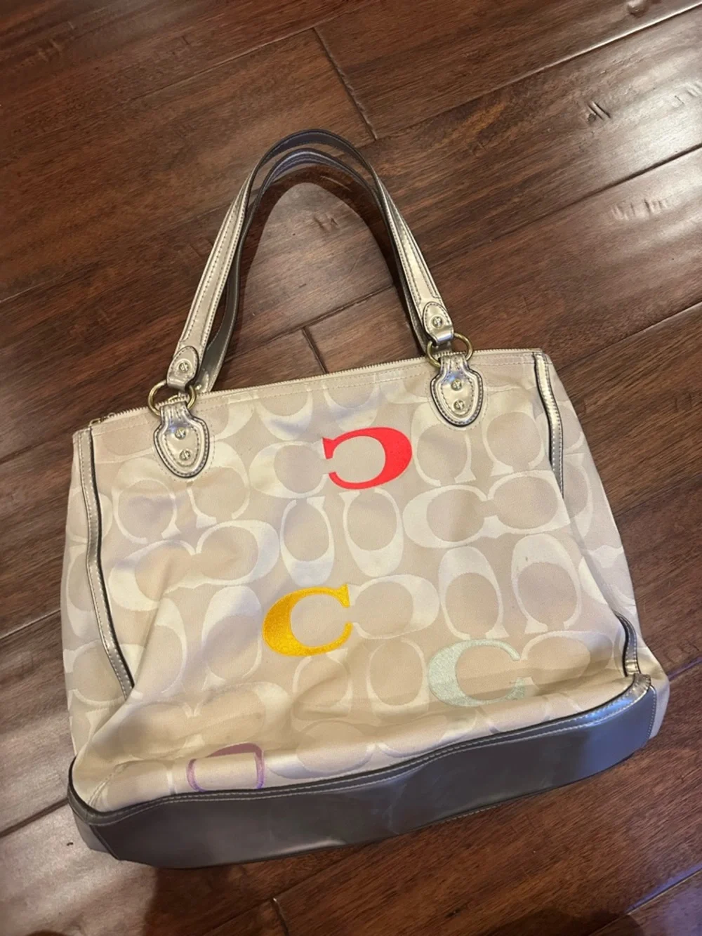 Coach Beige Signature Canvas Shoulder Bag with Multicolor 'C' Accents - Picture 2 of 5